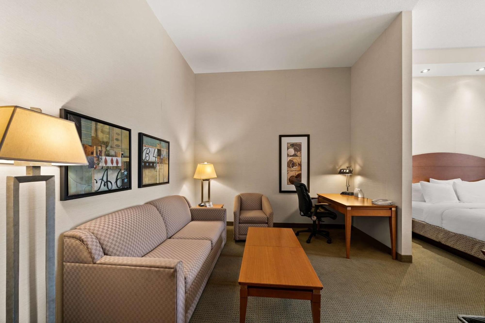 Best Western Plus Orangeville Inn & Suites Exterior photo